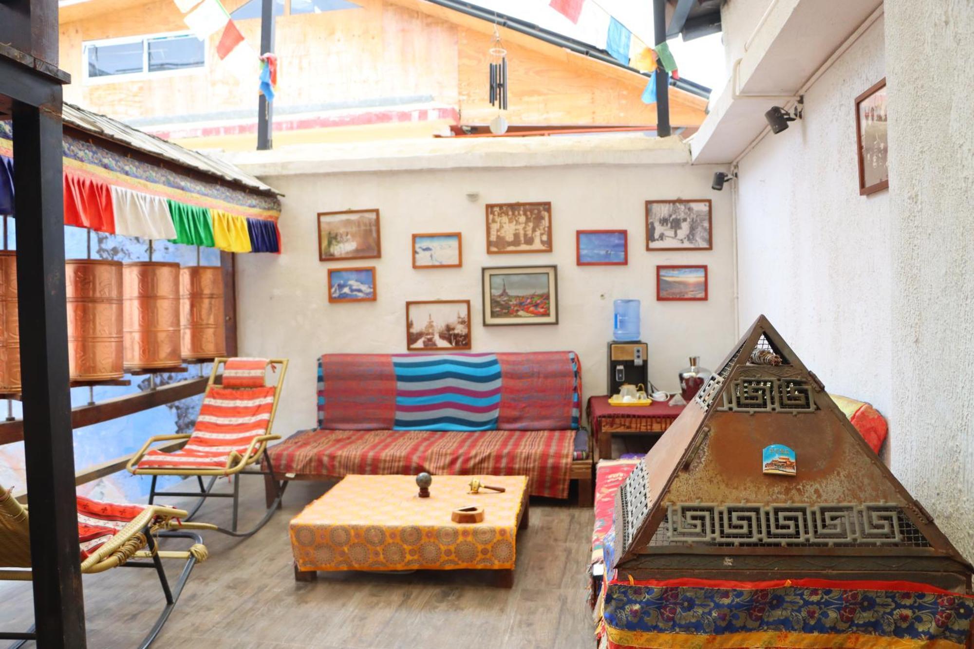 Energy Space Healing Inn Shangri-La Bagian luar foto