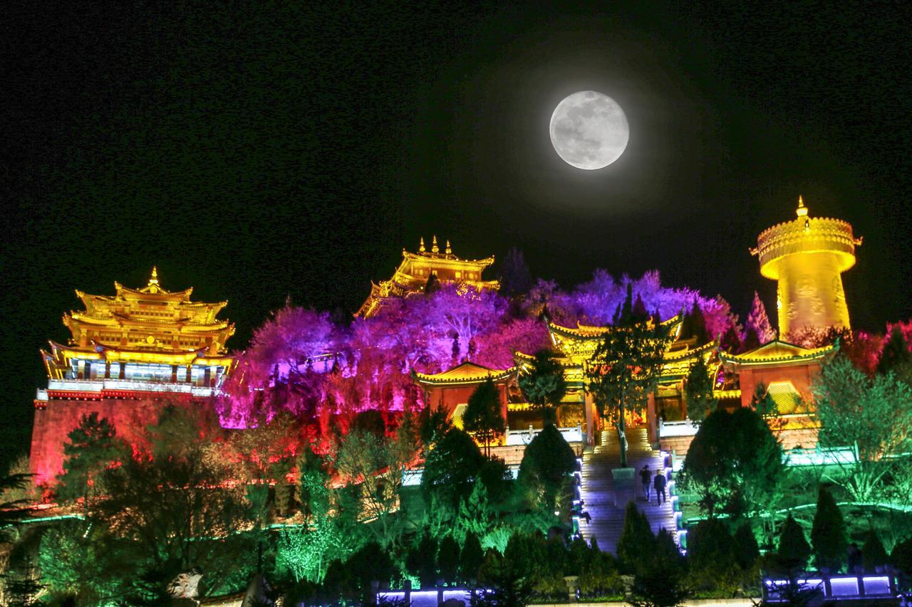 Energy Space Healing Inn Shangri-La Bagian luar foto